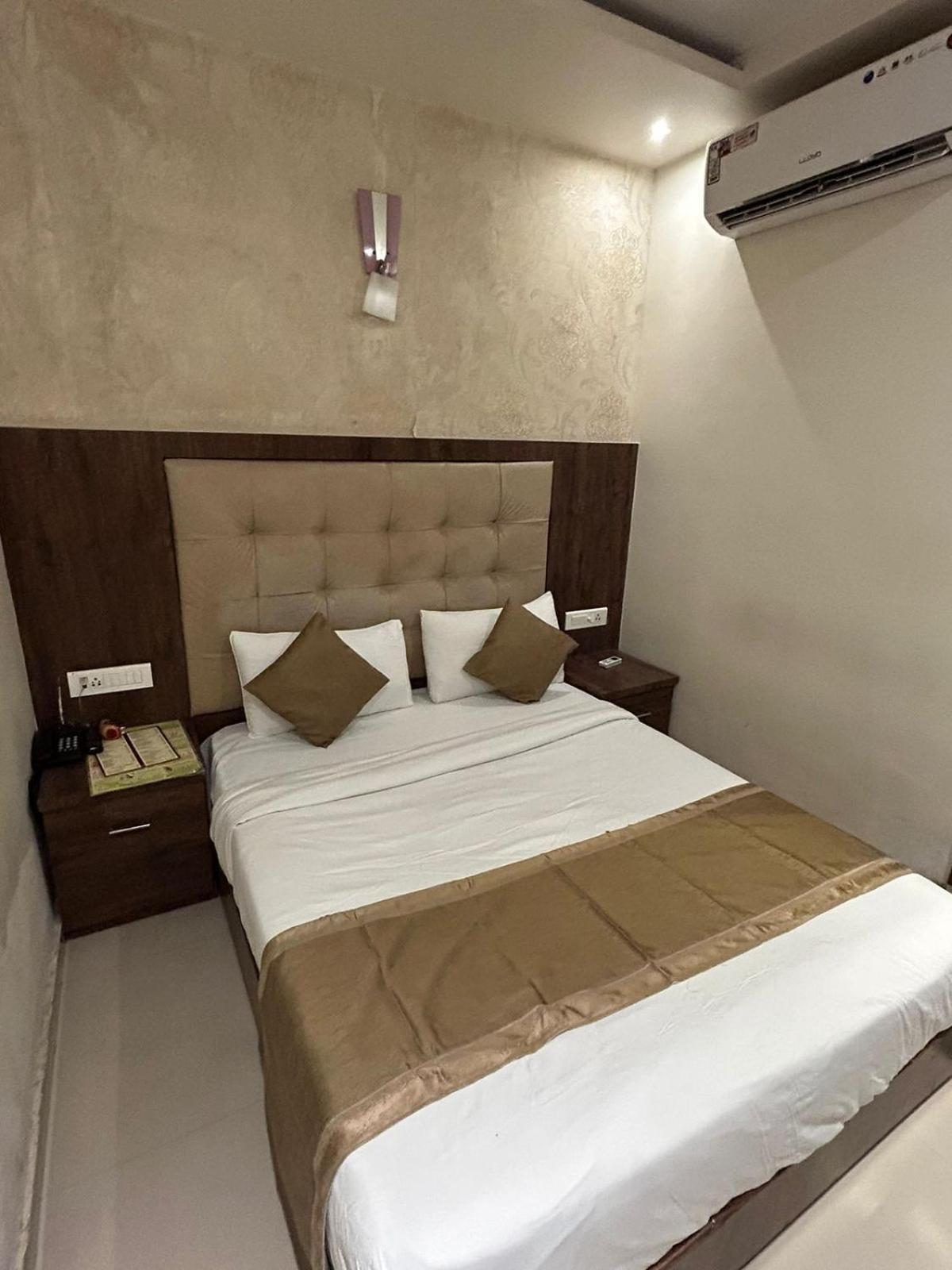 Hotel Bkc Mannat Мумбаї Екстер'єр фото